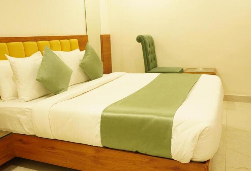 Hotel Heera Residency