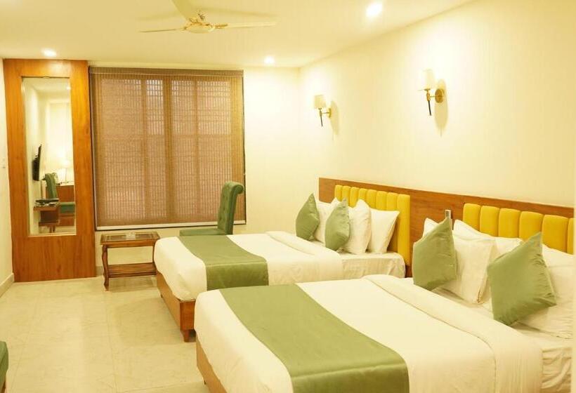 Hotel Heera Residency
