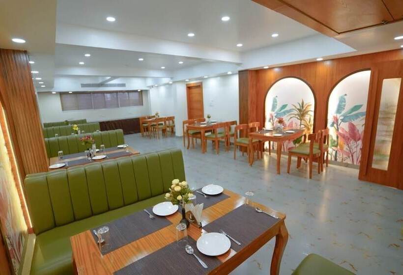 Hotel Heera Residency