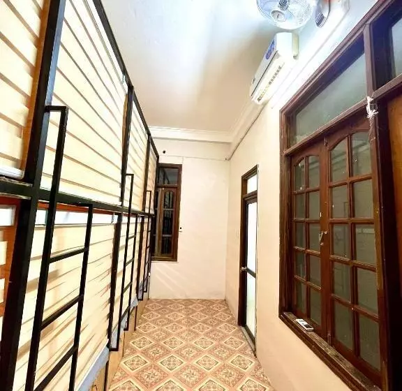 هاستل Trust House