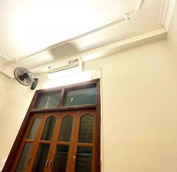 هاستل Trust House