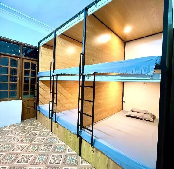 هاستل Trust House