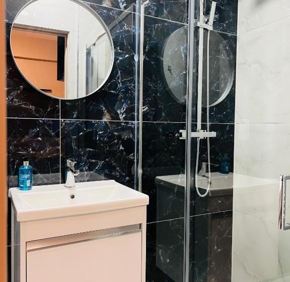 בית מלון כפרי Paragraph Palmers Green