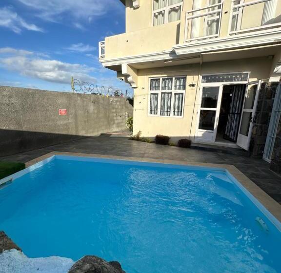 تختخواب و صبحانه Eleganz Residence