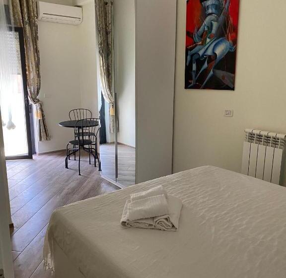 تختخواب و صبحانه Laviniahouse Nettuno