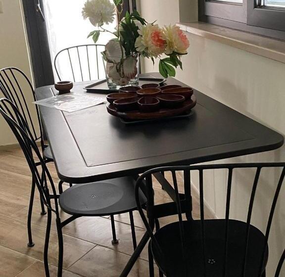 تختخواب و صبحانه Laviniahouse Nettuno