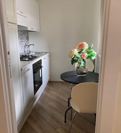 تختخواب و صبحانه Laviniahouse Nettuno