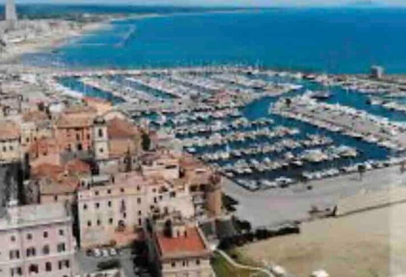 تختخواب و صبحانه Laviniahouse Nettuno