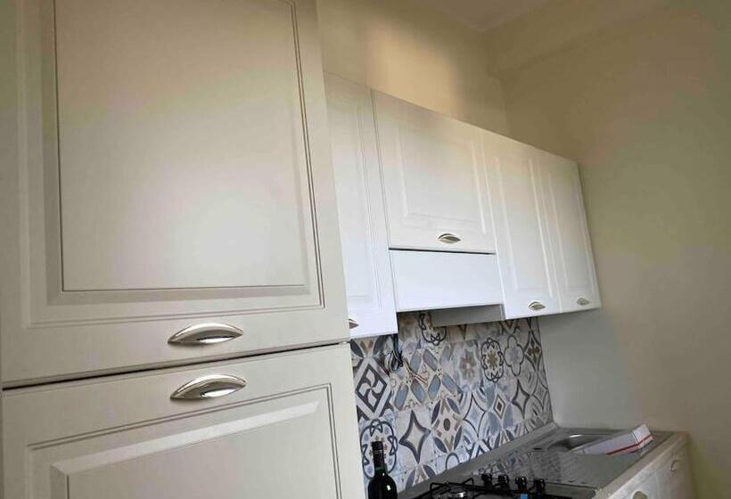 تختخواب و صبحانه Laviniahouse Nettuno