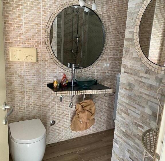 تختخواب و صبحانه Laviniahouse Nettuno