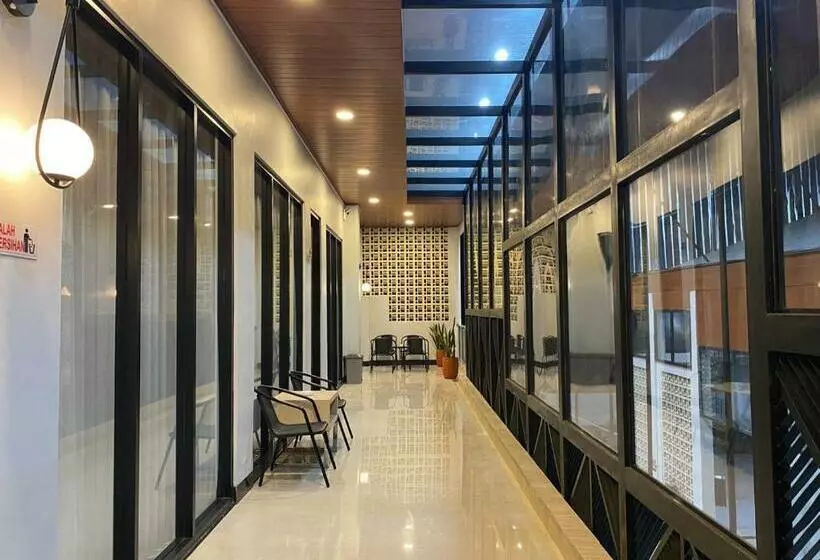Hotel Lasnur Palace