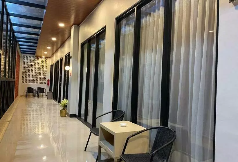 Hotel Lasnur Palace