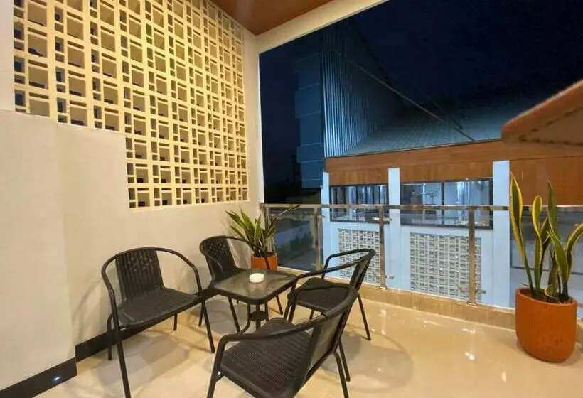 Hotel Lasnur Palace