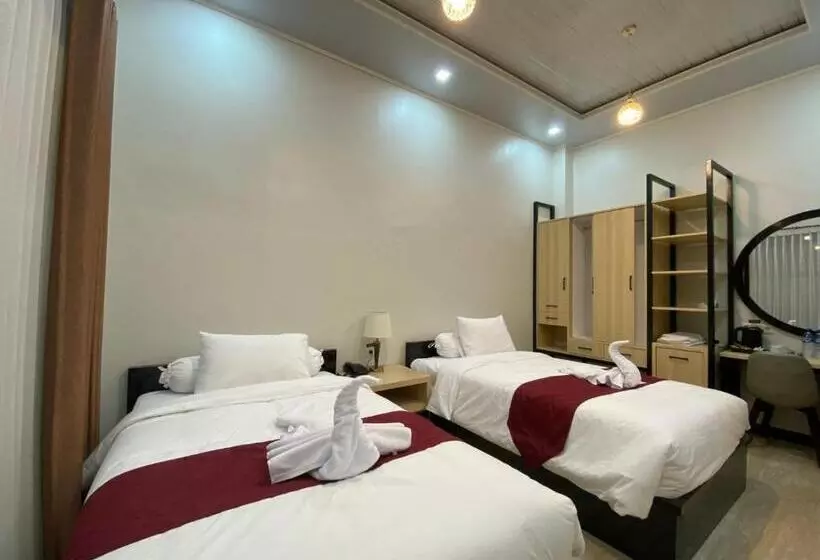 Hotel Lasnur Palace