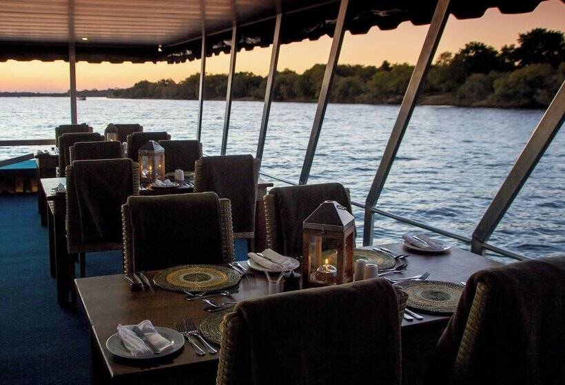 پانسیون Room In Villa Zambezi Family Lodge Leopard Room