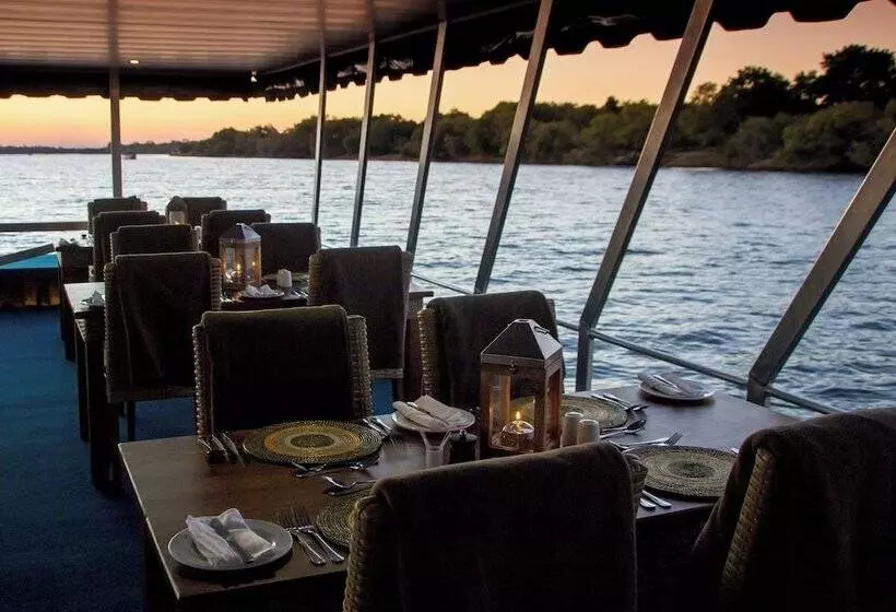 پانسیون Room In Villa   Zambezi Family Lodge   Leopard Room