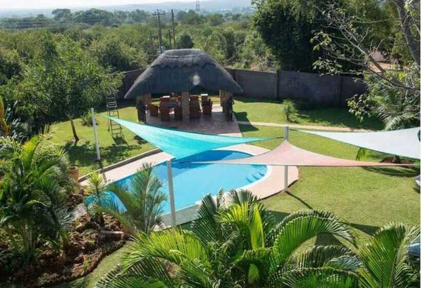 پانسیون Room In Villa Zambezi Family Lodge Leopard Room