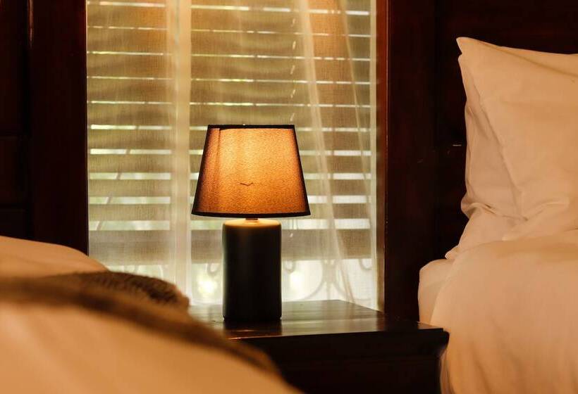 پانسیون Room In Villa Zambezi Family Lodge Leopard Room