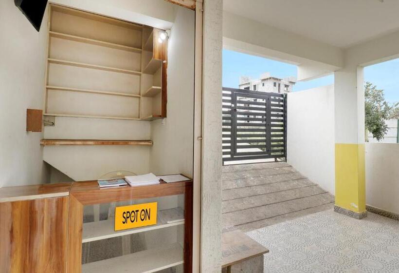 Spot On Hotel Shubham