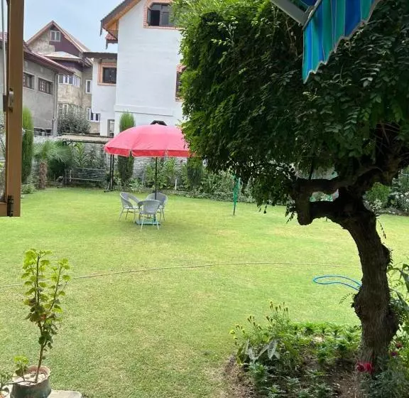 The Local B&b