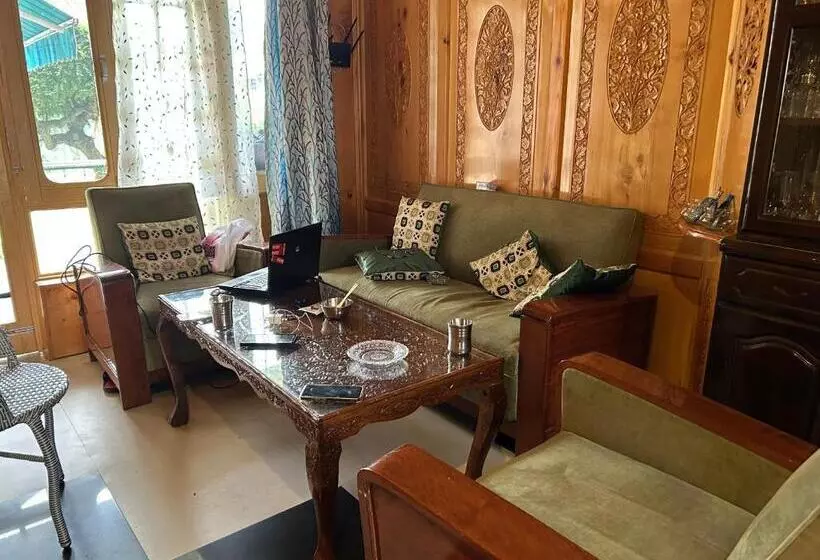 The Local B&b
