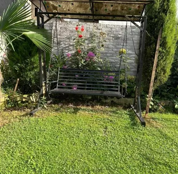 The Local B&b