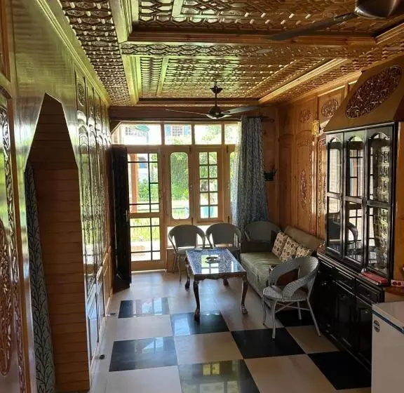 The Local B&b
