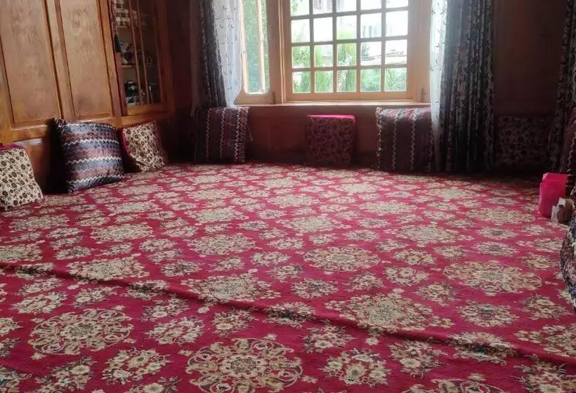 The Local B&b