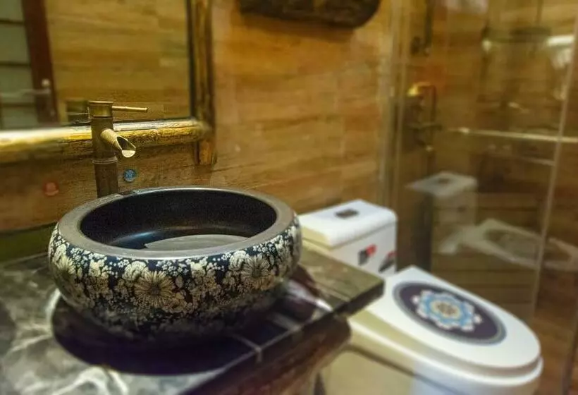 Retkeilymaja Floral Hotel · Baihui Living Zhangjiajie