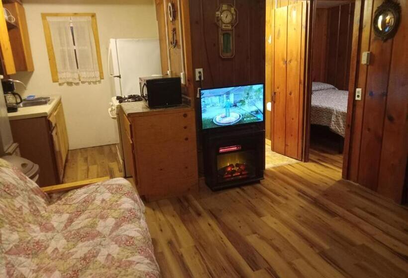 فندق Pine Haven Beach Resort