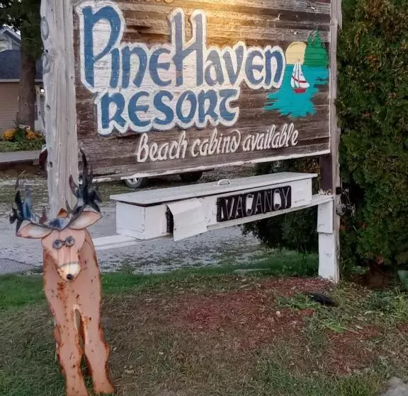 ホテル Pine Haven Beach Resort