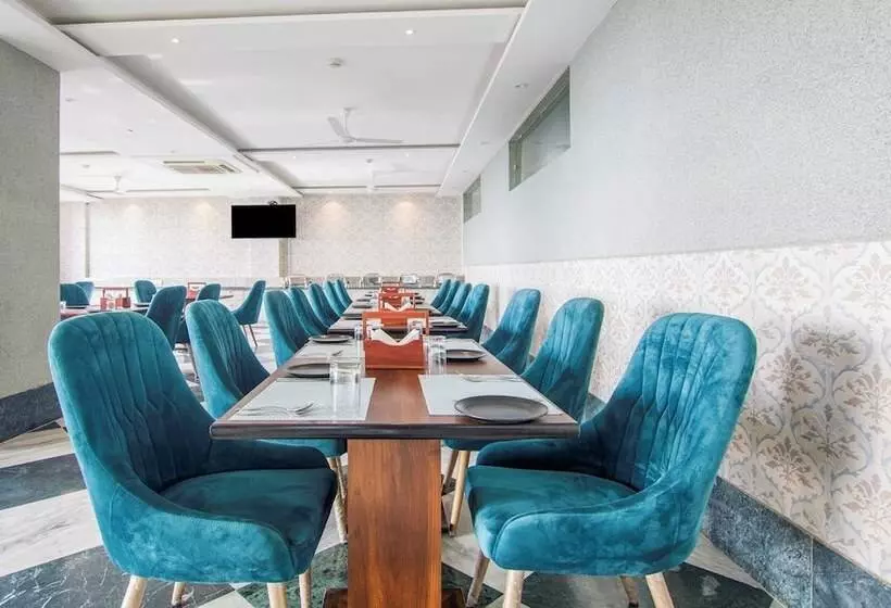 Hotel Treebo Trinetar International