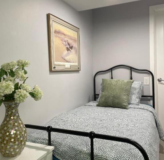 پانسیون Newly Renovated Elephant Suite, Two Bedrooms, Independent Bathroom Veryquiet