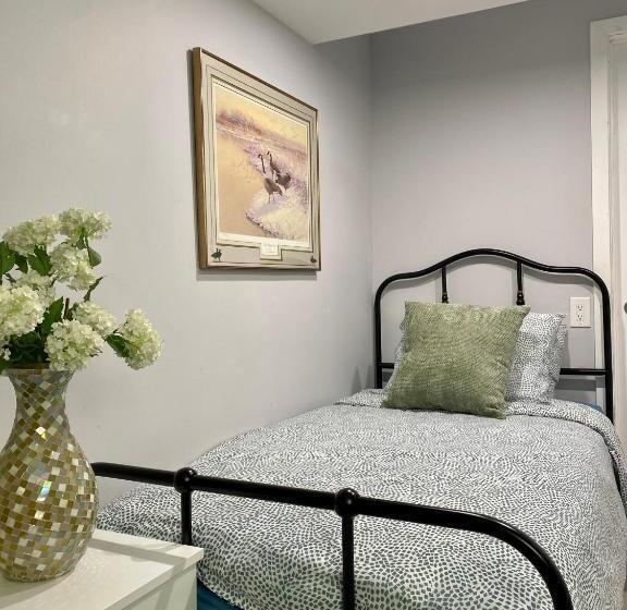 پانسیون Newly Renovated Elephant Suite, Two Bedrooms, Independent Bathroom Veryquiet