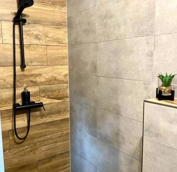 Pension Und Appartements Alter Fehrbelliner Bahnhof