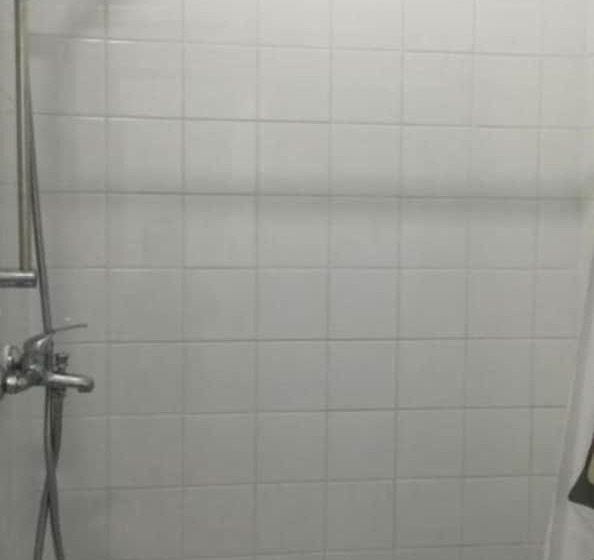 Auberge Lori   Hostel