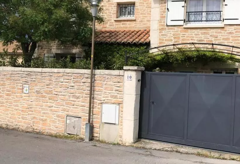 Nocleg ze śniadaniem La Villa Léa