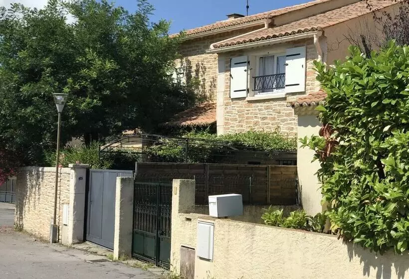 Nocleg ze śniadaniem La Villa Léa