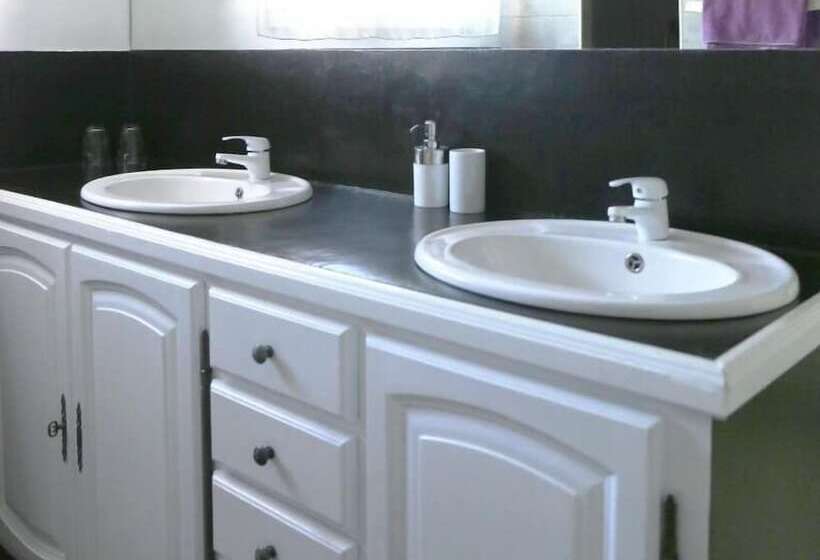 مبيت وإفطار La Villa Léa