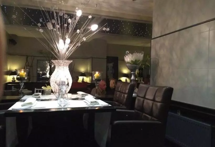 هتل Restaurant Les Arcades