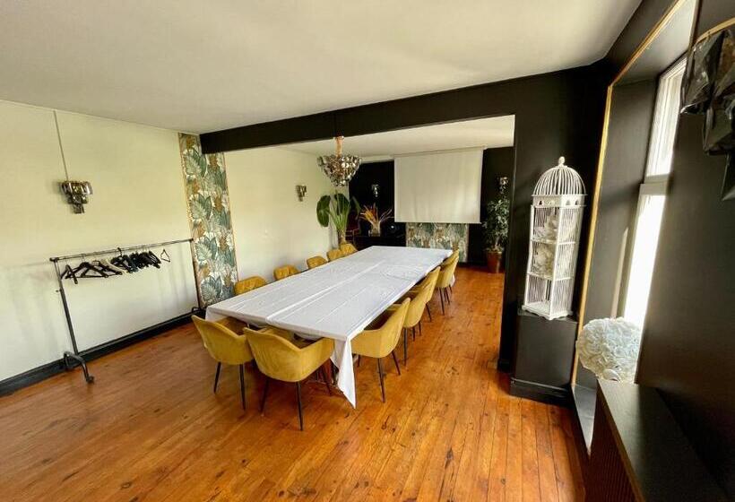 호텔 Restaurant Les Arcades