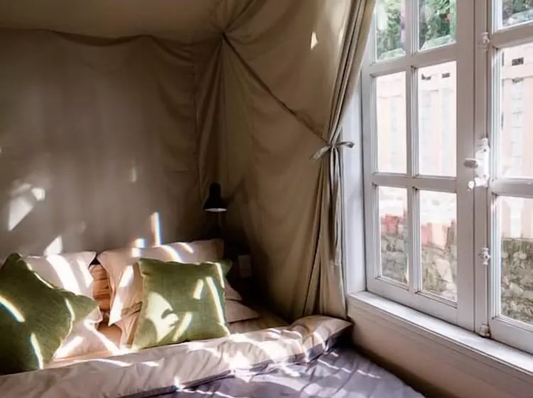 هتل Yolo Camping House   Hostel