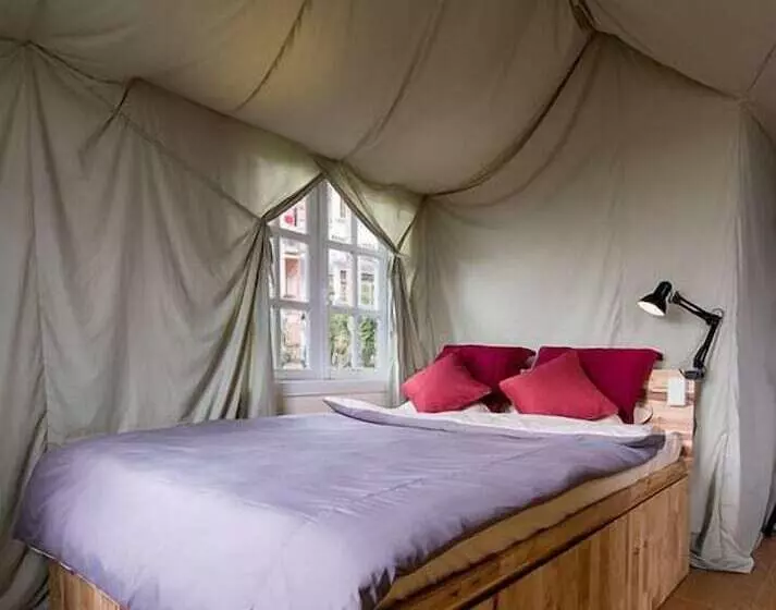 هتل Yolo Camping House   Hostel