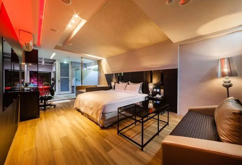Ty Motel