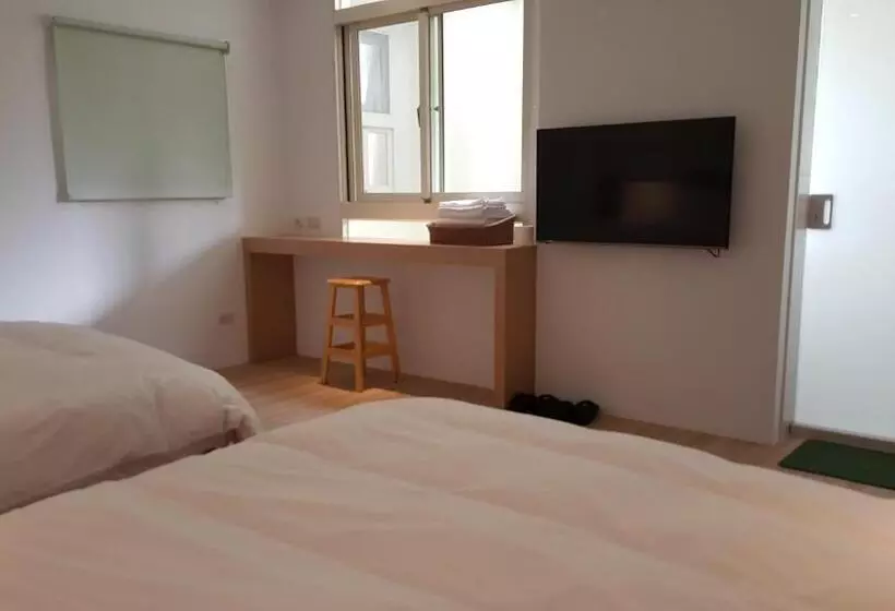 Ze Hu B&b