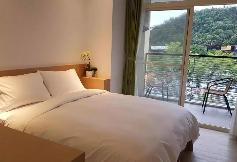 Ze Hu B&b