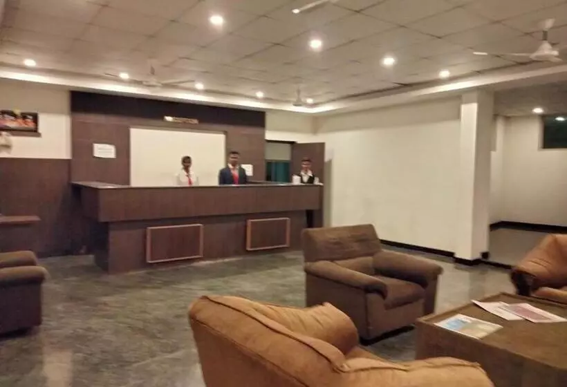 ホテル Nijaguna Residency