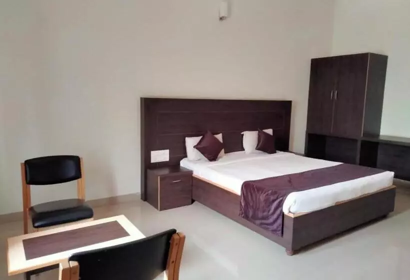 ホテル Nijaguna Residency