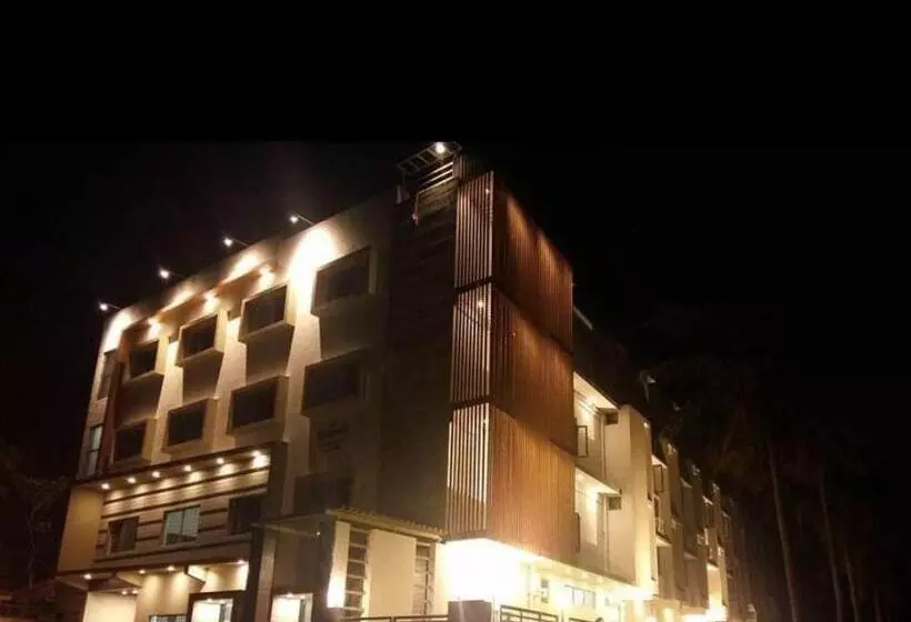 ホテル Nijaguna Residency