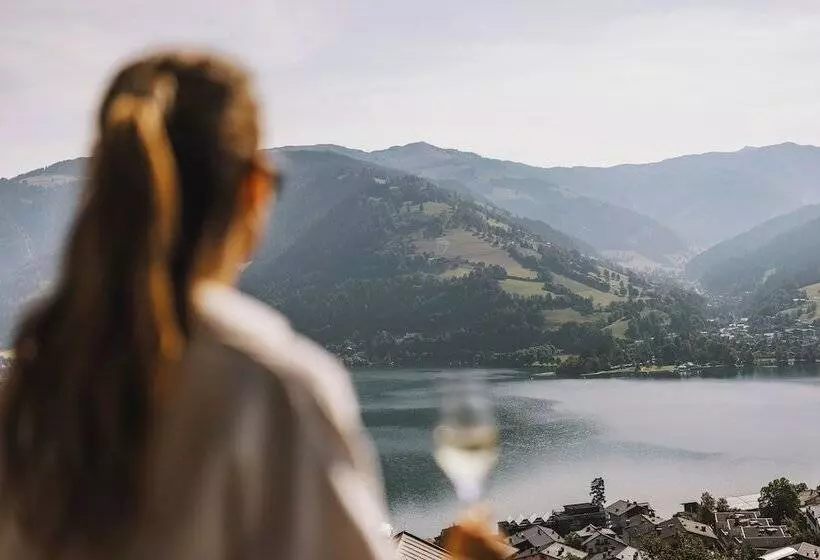 ホテル Nikolaus By Avenida Zell Am See